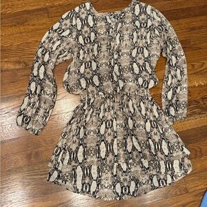 VERONICA M SNAKE PRINT TUNIC / DRESS SMOCKED DROP WAIST SIZE M